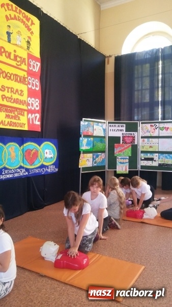 Zdjęcie w galerii na portalu naszraciborz.pl: Uczniowie SP 4 bili rekord w reanimacji wiadomości z regionu