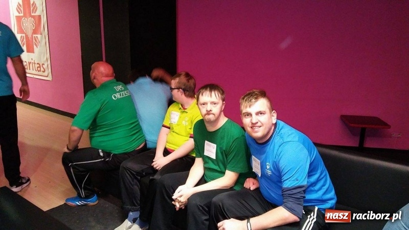 Zdjęcie w galerii na portalu naszraciborz.pl: Zawodnicy Animusz Racibórz na XXXI Śląskim Turnieju Bowlingowym wiadomości z regionu