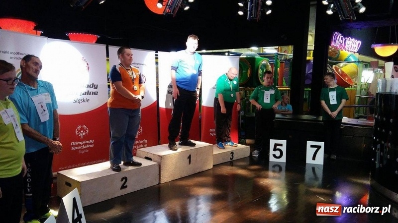 Zdjęcie w galerii na portalu naszraciborz.pl: Zawodnicy Animusz Racibórz na XXXI Śląskim Turnieju Bowlingowym wiadomości z regionu