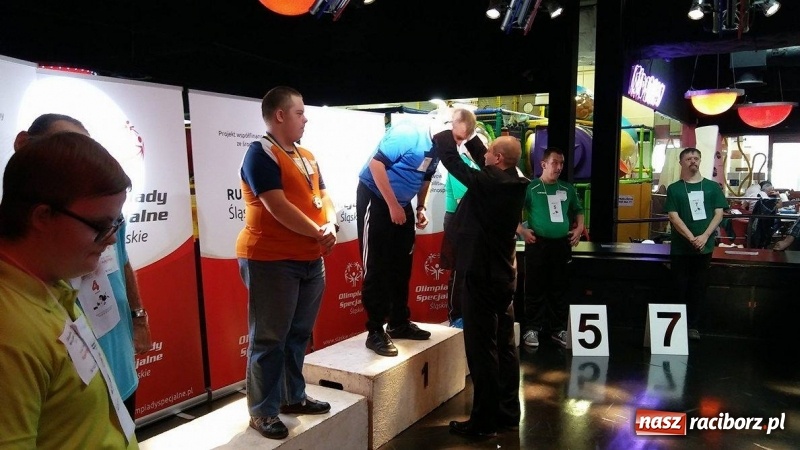 Zdjęcie w galerii na portalu naszraciborz.pl: Zawodnicy Animusz Racibórz na XXXI Śląskim Turnieju Bowlingowym wiadomości z regionu