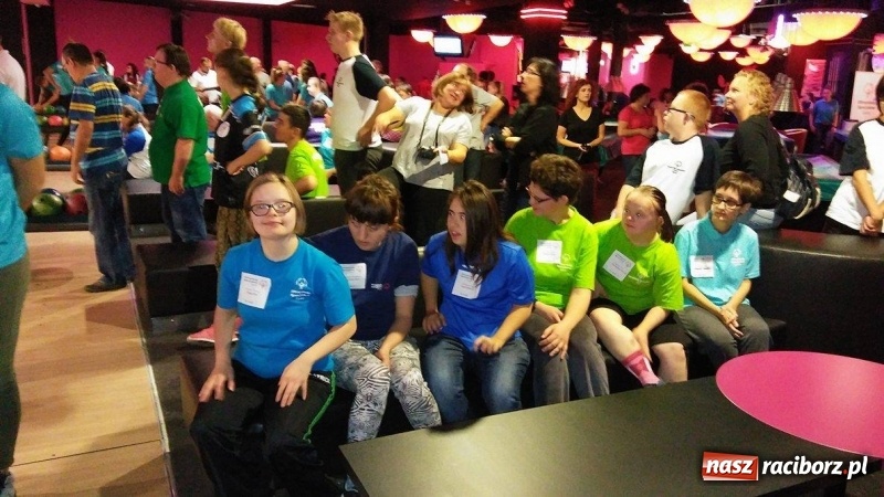 Zdjęcie w galerii na portalu naszraciborz.pl: Zawodnicy Animusz Racibórz na XXXI Śląskim Turnieju Bowlingowym wiadomości z regionu
