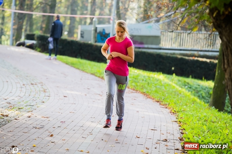 Zdjęcie w galerii na portalu naszraciborz.pl: Finały sztafetowych biegów przełajowych w parku Zamkowym  wiadomości z regionu