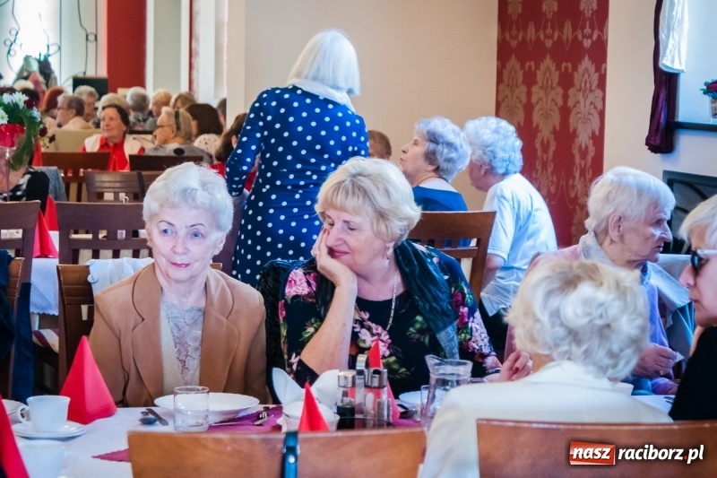 Zdjęcie w galerii na portalu naszraciborz.pl: Emeryci i renciści ZNP świętowali Dzień Edukacji Narodowej wiadomości z regionu