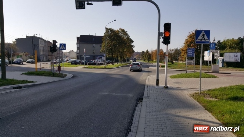 Zdjęcie w galerii na portalu naszraciborz.pl: Rudzka i Armii Krajowej już przejezdna. Przedsiębiorcy odetchnęli z ulgą wiadomości z regionu