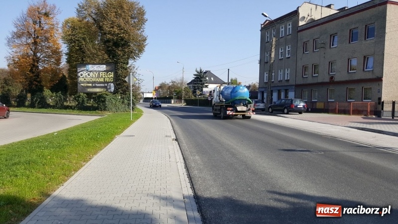 Zdjęcie w galerii na portalu naszraciborz.pl: Rudzka i Armii Krajowej już przejezdna. Przedsiębiorcy odetchnęli z ulgą wiadomości z regionu