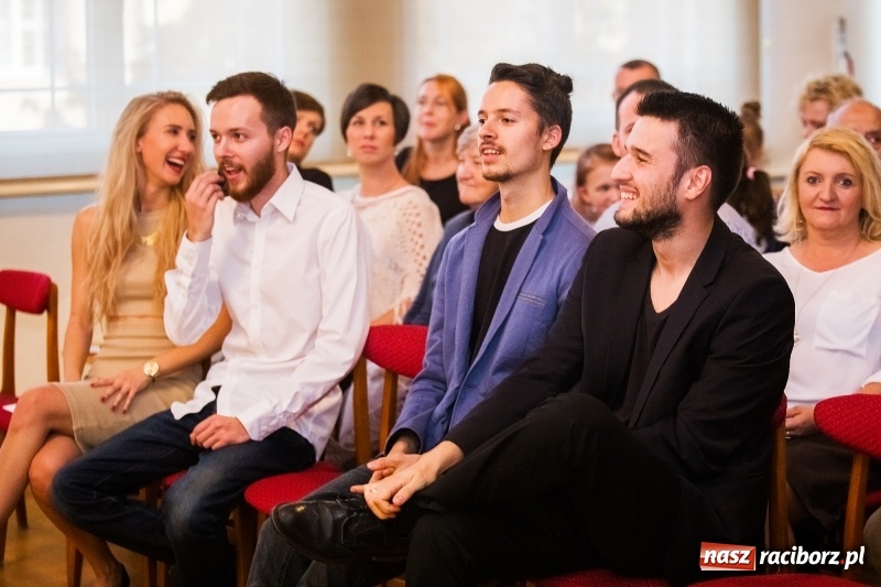 Zdjęcie w galerii na portalu naszraciborz.pl: Kolejny sukces Judyty Pisarczyk. Razem z zespołem zaśpiewa w finale Jazz Juniors International Exchange 2017 wiadomości z regionu