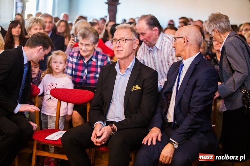 Zdjęcie w galerii na portalu naszraciborz.pl: Kolejny sukces Judyty Pisarczyk. Razem z zespołem zaśpiewa w finale Jazz Juniors International Exchange 2017 wiadomości z regionu