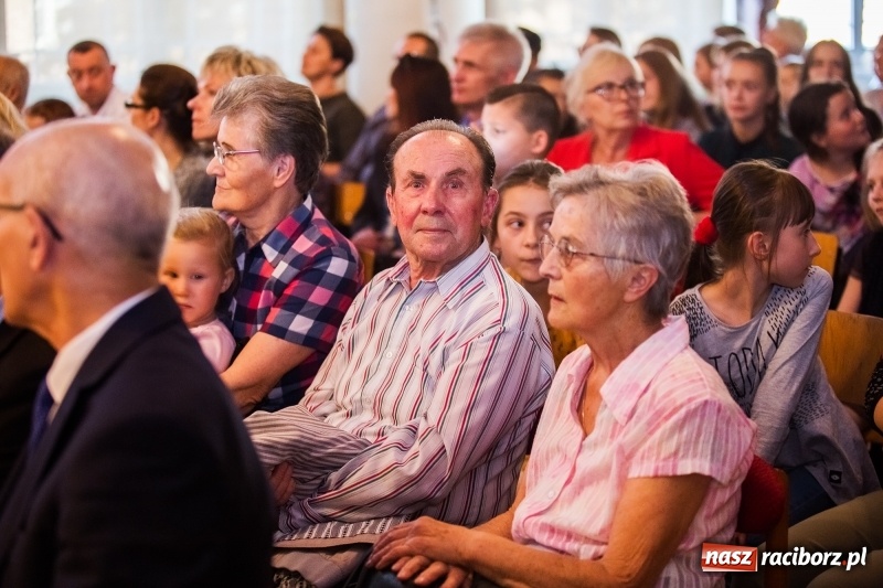 Zdjęcie w galerii na portalu naszraciborz.pl: Kolejny sukces Judyty Pisarczyk. Razem z zespołem zaśpiewa w finale Jazz Juniors International Exchange 2017 wiadomości z regionu