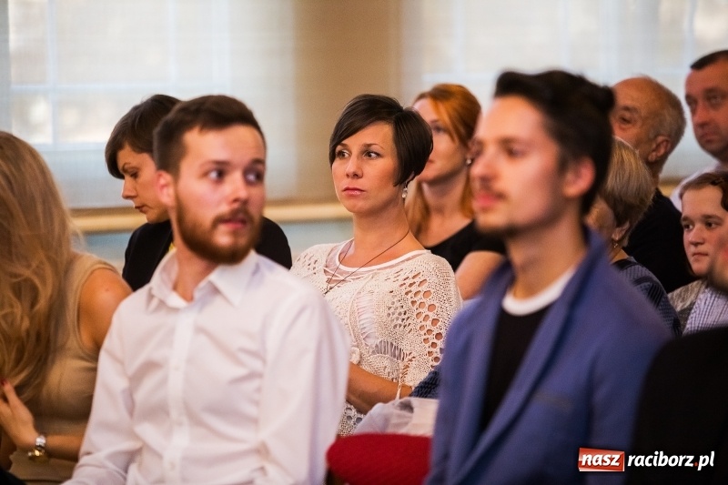 Zdjęcie w galerii na portalu naszraciborz.pl: Kolejny sukces Judyty Pisarczyk. Razem z zespołem zaśpiewa w finale Jazz Juniors International Exchange 2017 wiadomości z regionu