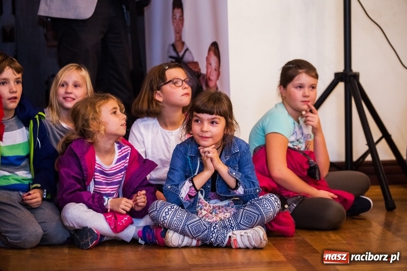 Zdjęcie w galerii na portalu naszraciborz.pl: Kolejny sukces Judyty Pisarczyk. Razem z zespołem zaśpiewa w finale Jazz Juniors International Exchange 2017 wiadomości z regionu