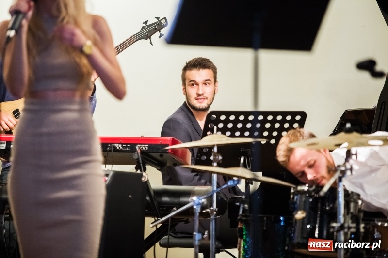 Zdjęcie w galerii na portalu naszraciborz.pl: Kolejny sukces Judyty Pisarczyk. Razem z zespołem zaśpiewa w finale Jazz Juniors International Exchange 2017 wiadomości z regionu