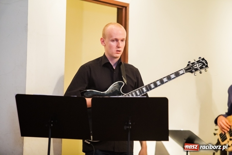 Zdjęcie w galerii na portalu naszraciborz.pl: Kolejny sukces Judyty Pisarczyk. Razem z zespołem zaśpiewa w finale Jazz Juniors International Exchange 2017 wiadomości z regionu