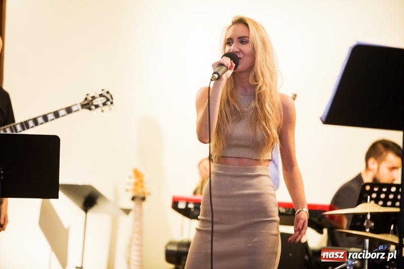 Zdjęcie w galerii na portalu naszraciborz.pl: Kolejny sukces Judyty Pisarczyk. Razem z zespołem zaśpiewa w finale Jazz Juniors International Exchange 2017 wiadomości z regionu