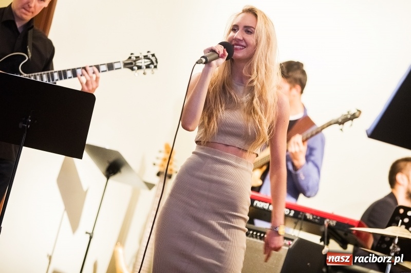 Zdjęcie w galerii na portalu naszraciborz.pl: Kolejny sukces Judyty Pisarczyk. Razem z zespołem zaśpiewa w finale Jazz Juniors International Exchange 2017 wiadomości z regionu