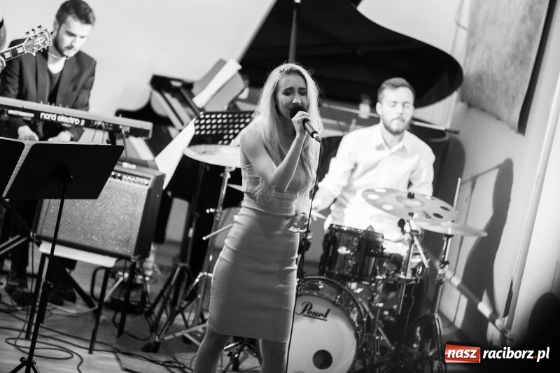 Zdjęcie w galerii na portalu naszraciborz.pl: Kolejny sukces Judyty Pisarczyk. Razem z zespołem zaśpiewa w finale Jazz Juniors International Exchange 2017 wiadomości z regionu