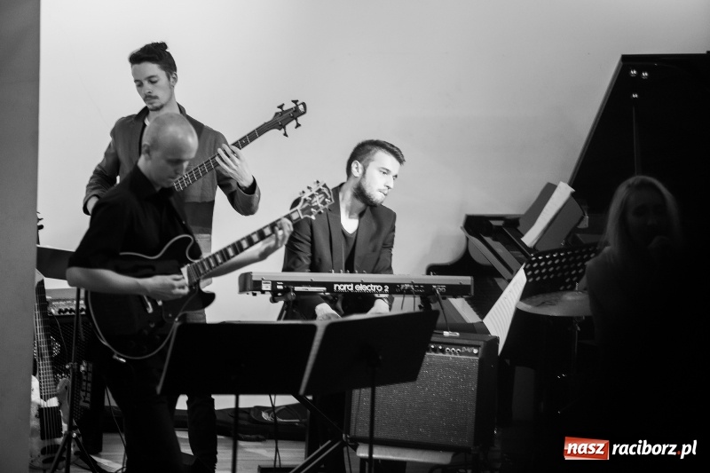 Zdjęcie w galerii na portalu naszraciborz.pl: Kolejny sukces Judyty Pisarczyk. Razem z zespołem zaśpiewa w finale Jazz Juniors International Exchange 2017 wiadomości z regionu