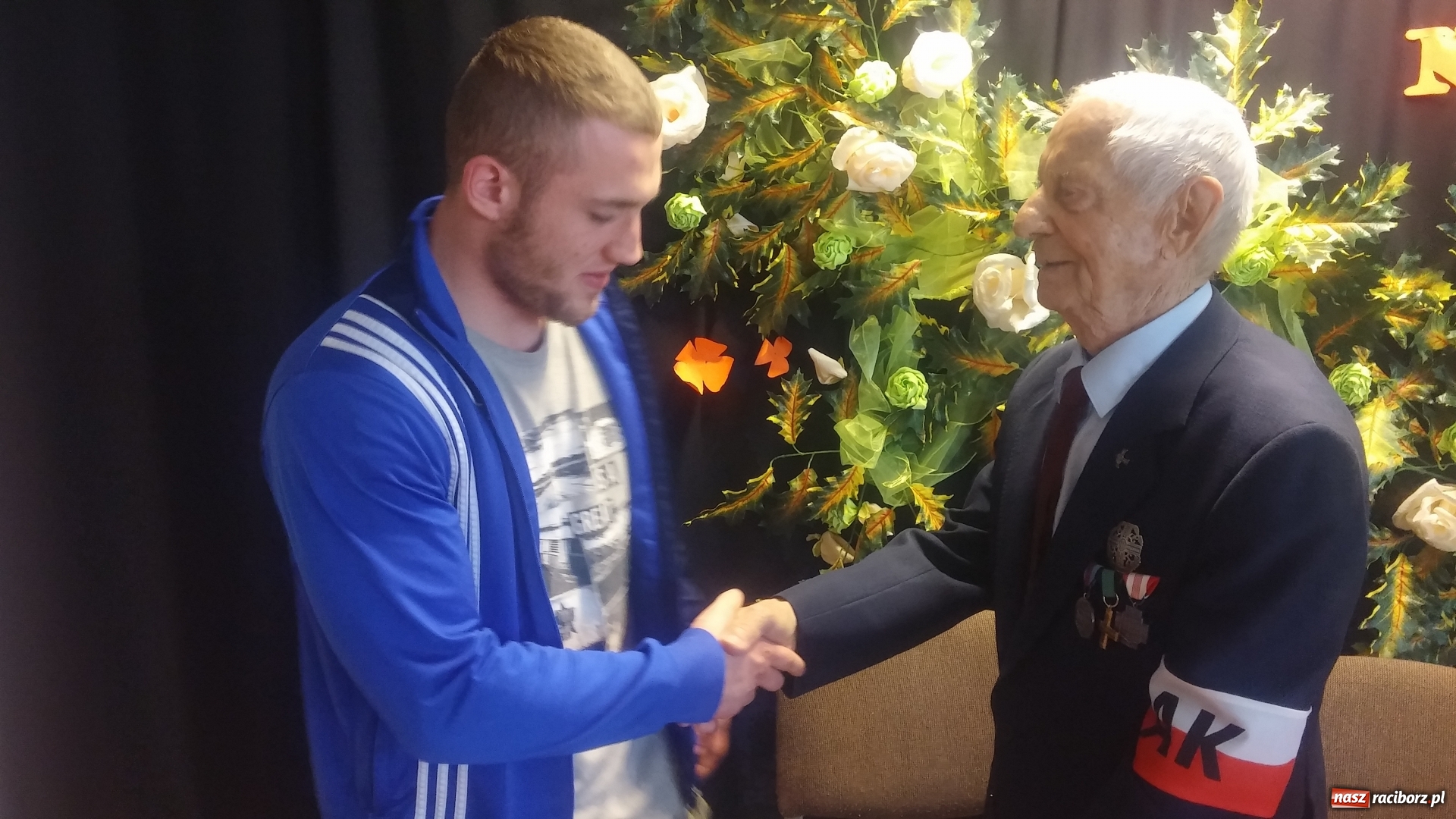 Zdjęcie w galerii na portalu naszraciborz.pl: Wychowankowie raciborskiego poprawczaka spotkali się z Marianem Szlapańskim wiadomości z regionu