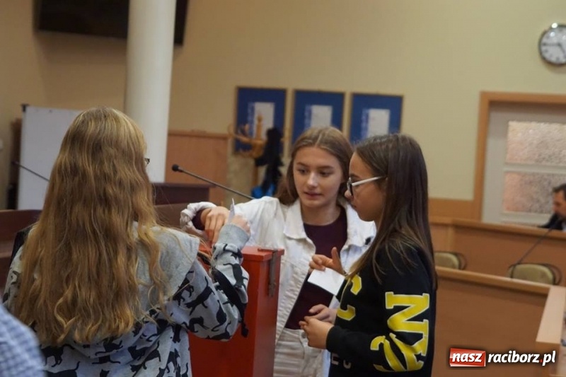 Zdjęcie w galerii na portalu naszraciborz.pl: Racibórz ma nową Młodzieżową Radę Miasta  wiadomości z regionu