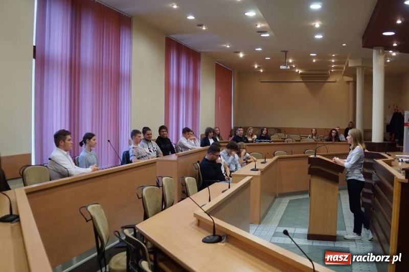 Zdjęcie w galerii na portalu naszraciborz.pl: Racibórz ma nową Młodzieżową Radę Miasta  wiadomości z regionu