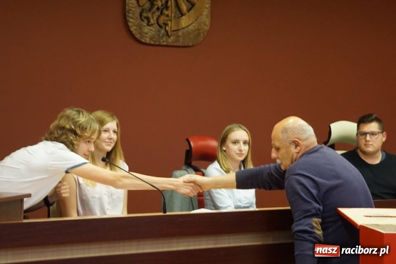 Zdjęcie w galerii na portalu naszraciborz.pl: Racibórz ma nową Młodzieżową Radę Miasta  wiadomości z regionu