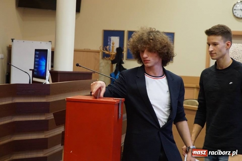 Zdjęcie w galerii na portalu naszraciborz.pl: Racibórz ma nową Młodzieżową Radę Miasta  wiadomości z regionu