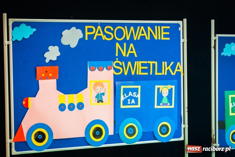 Zdjęcie w galerii na portalu naszraciborz.pl: Uczniowie SP 13 zostali pasowani na Świetlika wiadomości z regionu