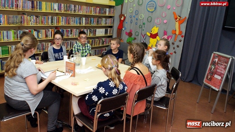 Zdjęcie w galerii na portalu naszraciborz.pl: Magiczne drzewo – konkurs wiedzy w raciborskiej bibliotece wiadomości z regionu