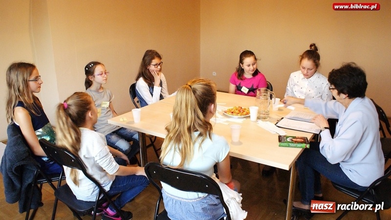 Zdjęcie w galerii na portalu naszraciborz.pl: Magiczne drzewo – konkurs wiedzy w raciborskiej bibliotece wiadomości z regionu