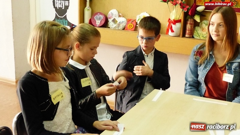 Zdjęcie w galerii na portalu naszraciborz.pl: Magiczne drzewo – konkurs wiedzy w raciborskiej bibliotece wiadomości z regionu