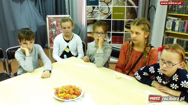 Zdjęcie w galerii na portalu naszraciborz.pl: Magiczne drzewo – konkurs wiedzy w raciborskiej bibliotece wiadomości z regionu