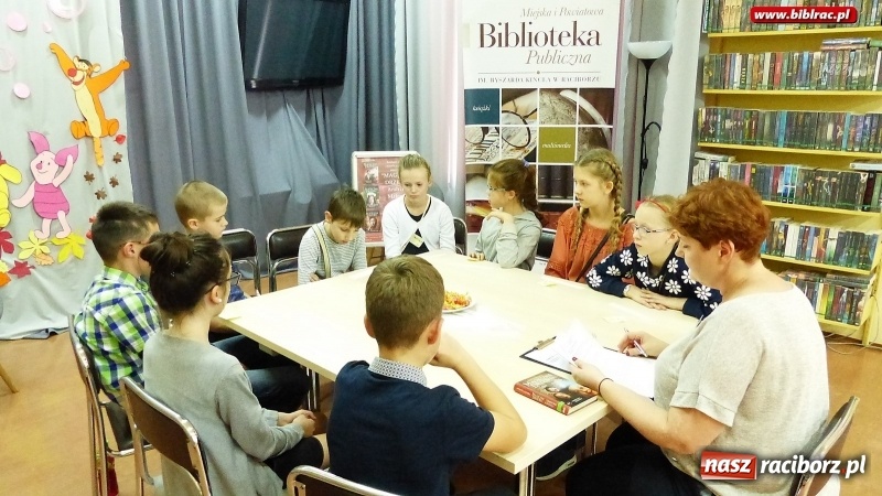 Zdjęcie w galerii na portalu naszraciborz.pl: Magiczne drzewo – konkurs wiedzy w raciborskiej bibliotece wiadomości z regionu