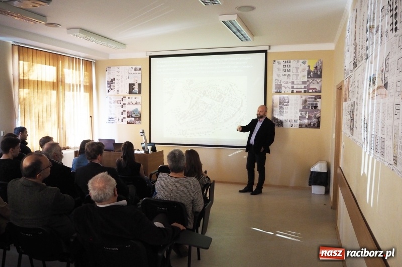 Zdjęcie w galerii na portalu naszraciborz.pl: Warsztaty architektoniczne w PWSZ w Raciborzu wiadomości z regionu