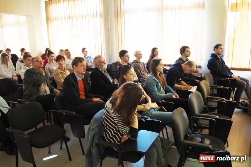 Zdjęcie w galerii na portalu naszraciborz.pl: Warsztaty architektoniczne w PWSZ w Raciborzu wiadomości z regionu