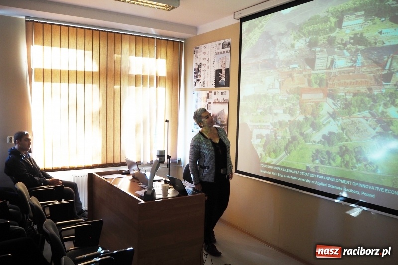 Zdjęcie w galerii na portalu naszraciborz.pl: Warsztaty architektoniczne w PWSZ w Raciborzu wiadomości z regionu