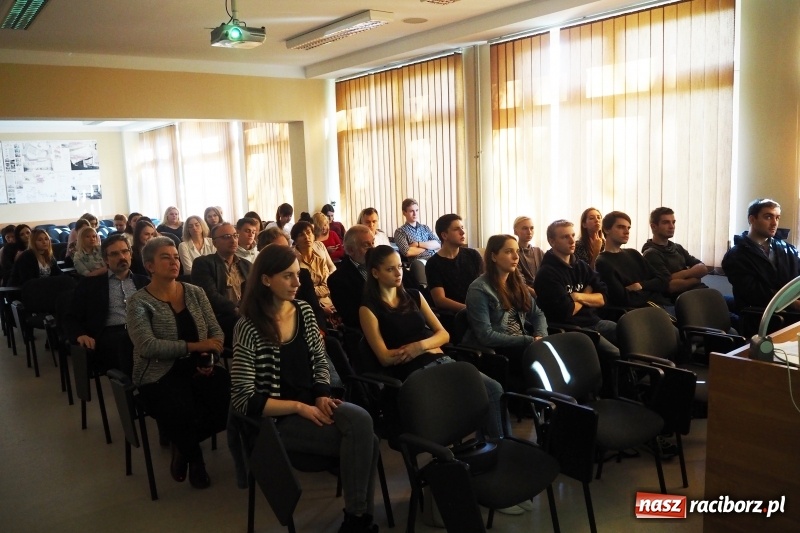 Zdjęcie w galerii na portalu naszraciborz.pl: Warsztaty architektoniczne w PWSZ w Raciborzu wiadomości z regionu
