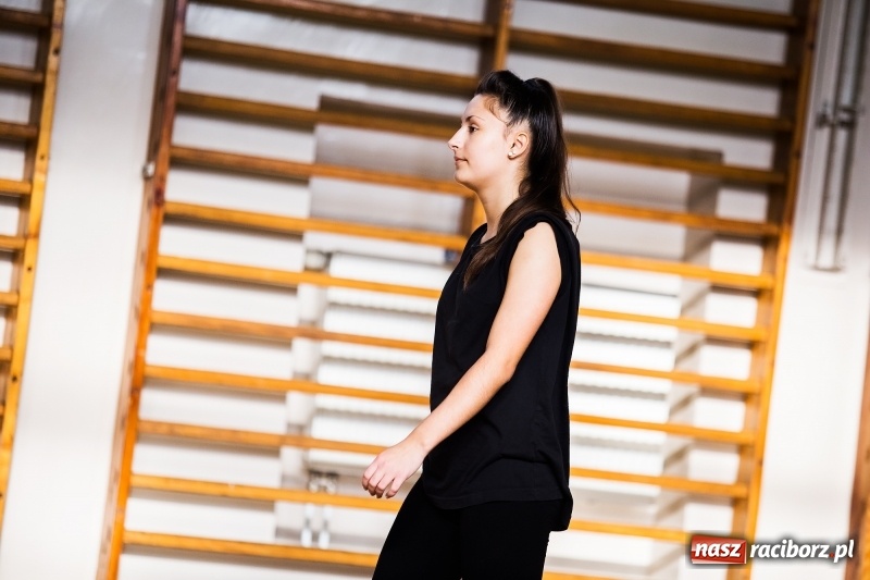 Zdjęcie w galerii na portalu naszraciborz.pl: Turniej dwójek siatkarskich dziewcząt w CKZiU numer 1 wiadomości z regionu