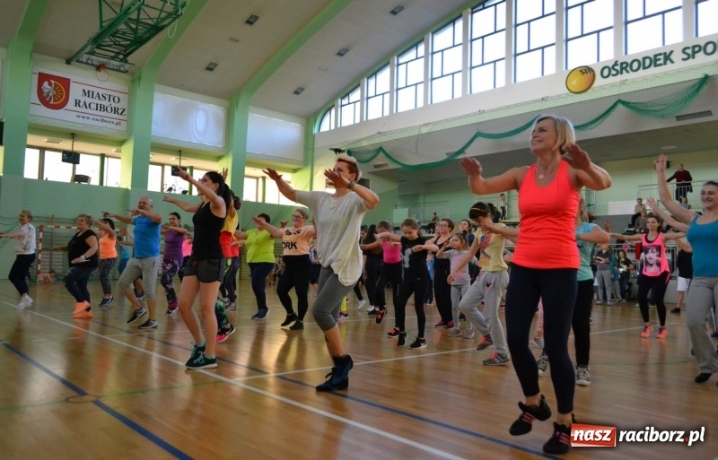 Zdjęcie w galerii na portalu naszraciborz.pl:  Raciborzanie nie zawiedli. Pełna sala na Latino Dance charytatywnie wiadomości z regionu