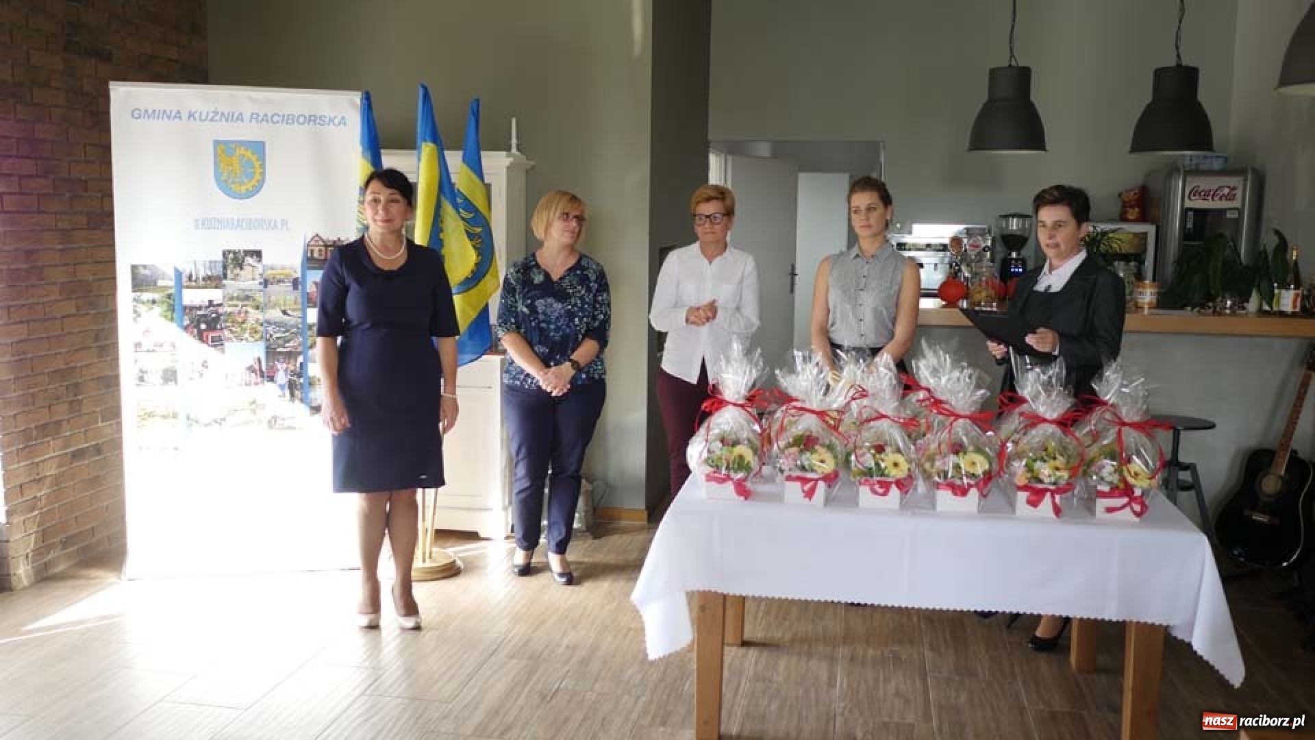 Zdjęcie w galerii na portalu naszraciborz.pl: Dzień Edukacji Narodowej w Kuźni Raciborskiej wiadomości z regionu