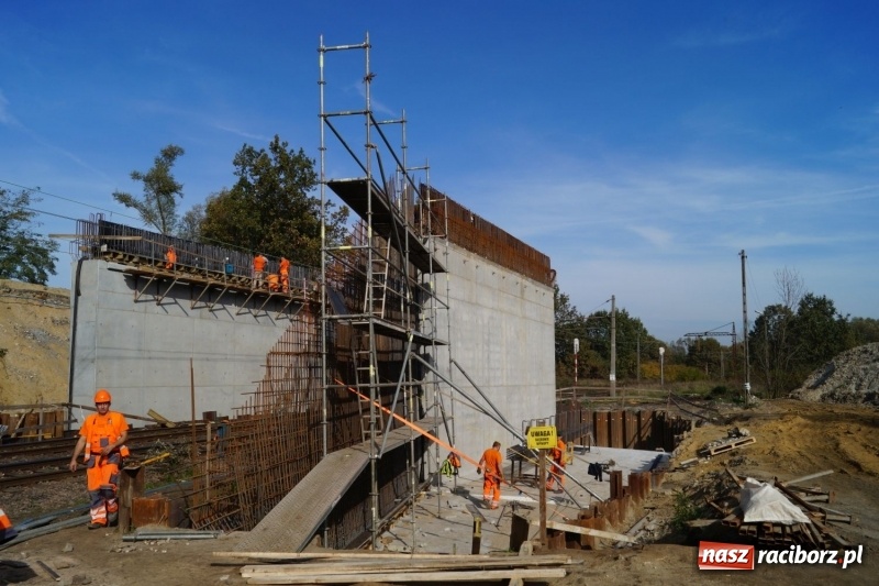 Zdjęcie w galerii na portalu naszraciborz.pl: Remont wiaduktu w Nędzy zgodnie z planem. Remont drogi od poniedziałku wiadomości z regionu