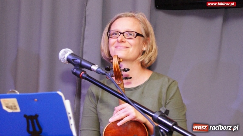 Zdjęcie w galerii na portalu naszraciborz.pl: Koncert Post Scriptum, czyli Miłość Po... w raciborskiej bibliotece wiadomości z regionu