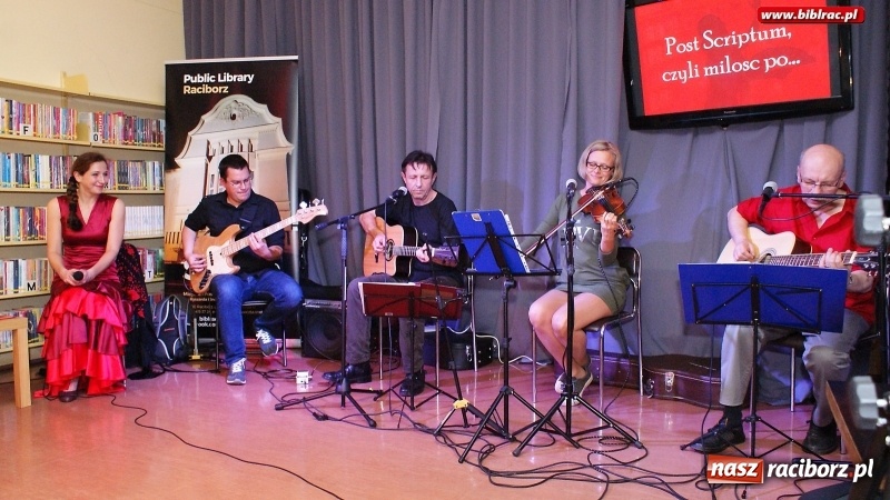 Zdjęcie w galerii na portalu naszraciborz.pl: Koncert Post Scriptum, czyli Miłość Po... w raciborskiej bibliotece wiadomości z regionu