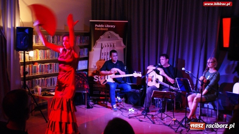 Zdjęcie w galerii na portalu naszraciborz.pl: Koncert Post Scriptum, czyli Miłość Po... w raciborskiej bibliotece wiadomości z regionu