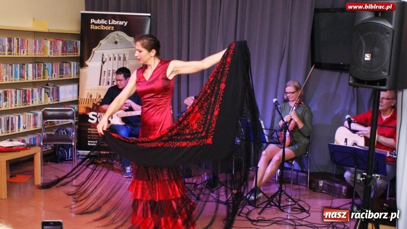 Zdjęcie w galerii na portalu naszraciborz.pl: Koncert Post Scriptum, czyli Miłość Po... w raciborskiej bibliotece wiadomości z regionu