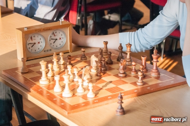 Zdjęcie w galerii na portalu naszraciborz.pl: Wojewódzki półfinał w szachach szkół ponadgimnazjalnych wiadomości z regionu