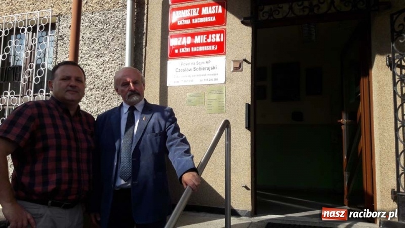 Zdjęcie w galerii na portalu naszraciborz.pl: Biuro poselskie w Urzędzie Miejskim w Kuźni Raciborskiej wiadomości z regionu