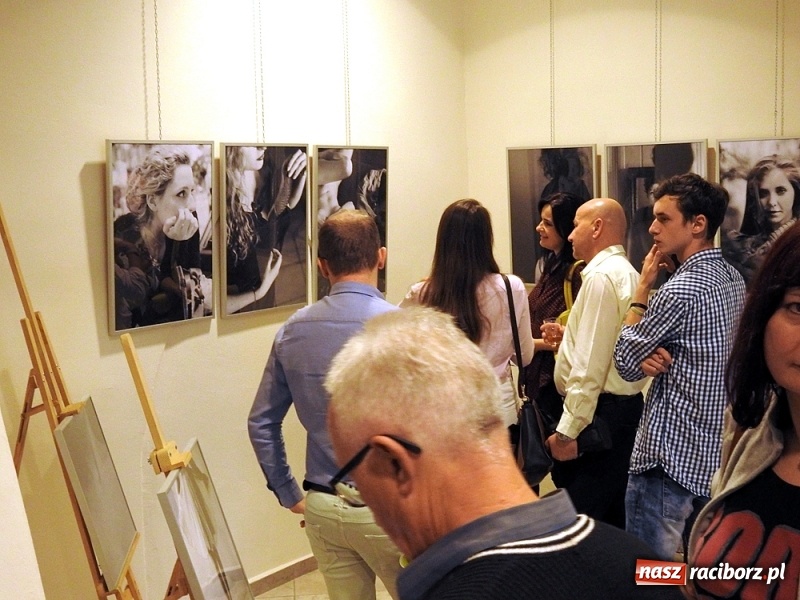 Zdjęcie w galerii na portalu naszraciborz.pl: Przemiany - nowa wystawa uczniów i absolwentów Liceum Plastycznego w Raciborzu wiadomości z regionu