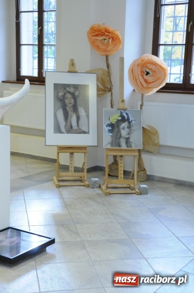 Zdjęcie w galerii na portalu naszraciborz.pl: Przemiany - nowa wystawa uczniów i absolwentów Liceum Plastycznego w Raciborzu wiadomości z regionu