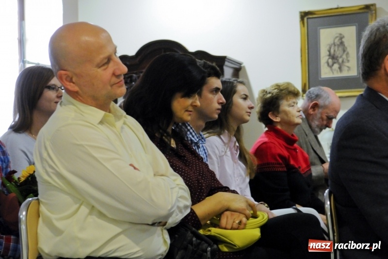 Zdjęcie w galerii na portalu naszraciborz.pl: Przemiany - nowa wystawa uczniów i absolwentów Liceum Plastycznego w Raciborzu wiadomości z regionu