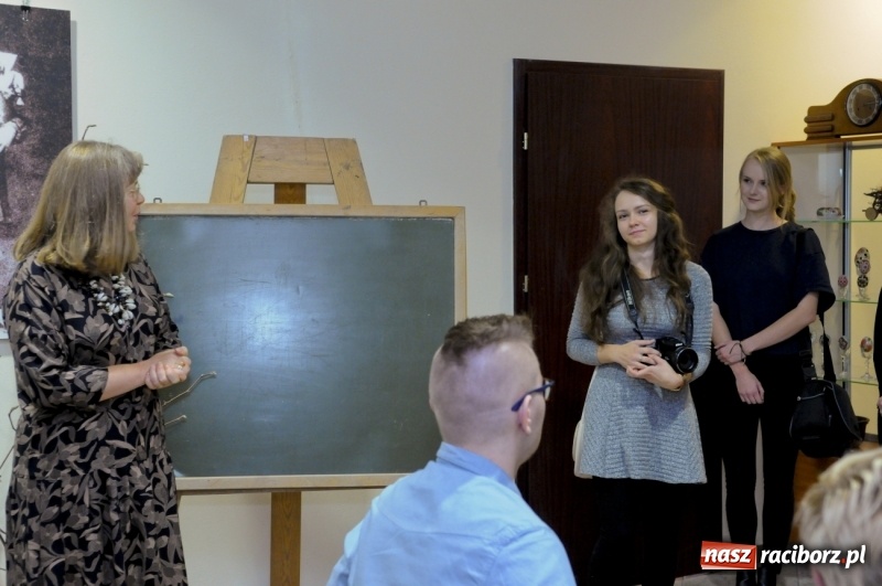 Zdjęcie w galerii na portalu naszraciborz.pl: Przemiany - nowa wystawa uczniów i absolwentów Liceum Plastycznego w Raciborzu wiadomości z regionu