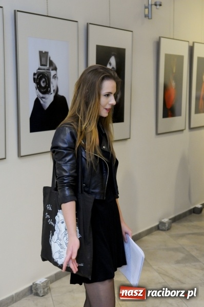 Zdjęcie w galerii na portalu naszraciborz.pl: Przemiany - nowa wystawa uczniów i absolwentów Liceum Plastycznego w Raciborzu wiadomości z regionu